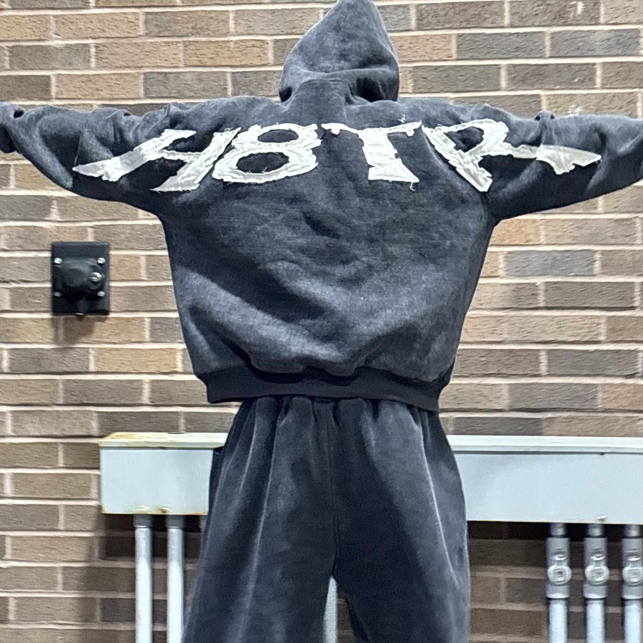 𝗕𝗟𝗔𝗖𝗞 𝗕𝗔𝗥𝗕𝗘𝗗 𝗪𝗜𝗥𝗘 𝗛𝗢𝗢𝗗𝗜𝗘 (𝗣𝗥𝗘 𝗢𝗥𝗗𝗘𝗥)